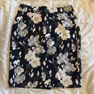 Ann Taylor Factory Navy Floral Spring Summer Lined Skirt Size 0